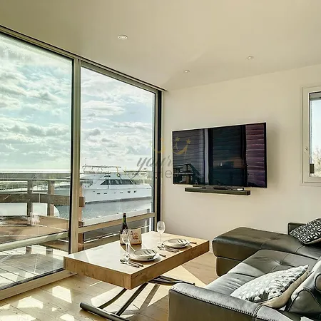 Le Yacht Yourhosthelper Apartament