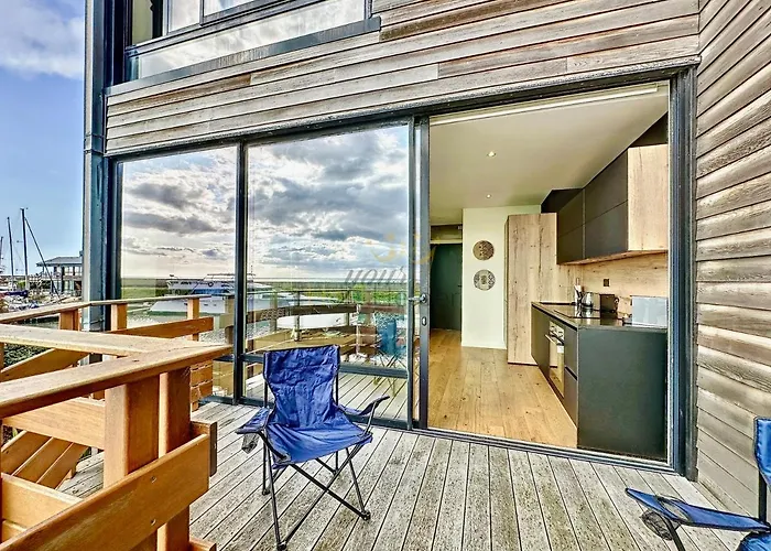 Le Yacht Yourhosthelper Apartament *